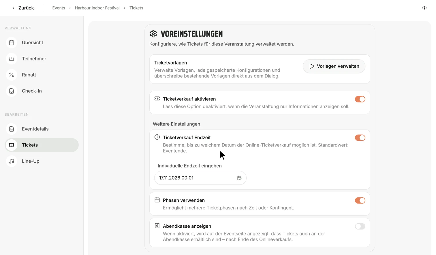 Ticketing eines Events im Westhafen OS auf dem MacBook: Voreinstellungen, Ticketarten und Phasen, eine Phase mit ihrer Endbedingung und ihren Preisen (Beispielzahlen)